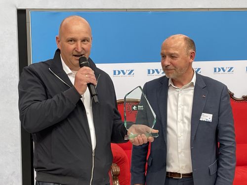 Übergabe des DocStop-Awards an die Firma Weigand-Transporte